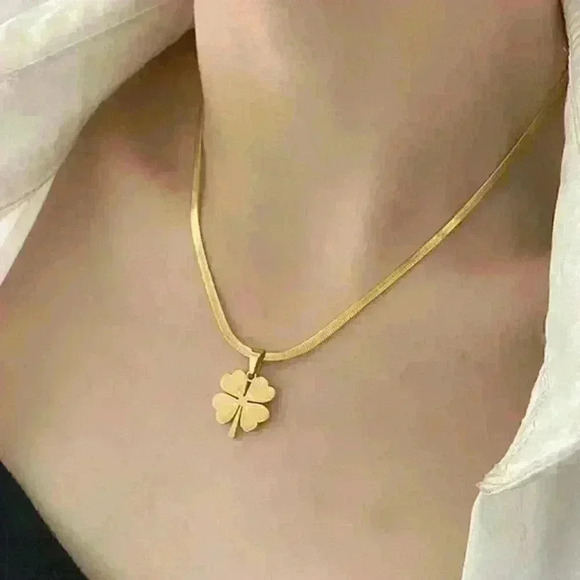18k Gold Filled Clover Necklace over Sterling Silver - Picture 2 of 3